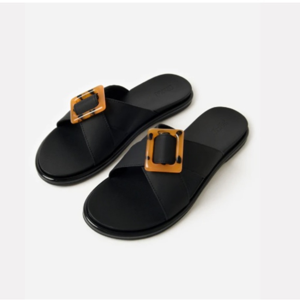 NWT olukai black la’i slide sandals size 8 islander lifestyle comfort sandal